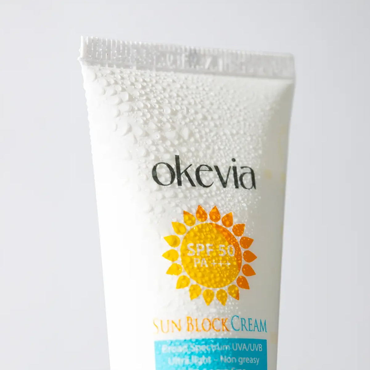 أوكيفيا كريم واقي شمسي مع SPF50 بمستخلص الجوجوبا والكركم -50 مل