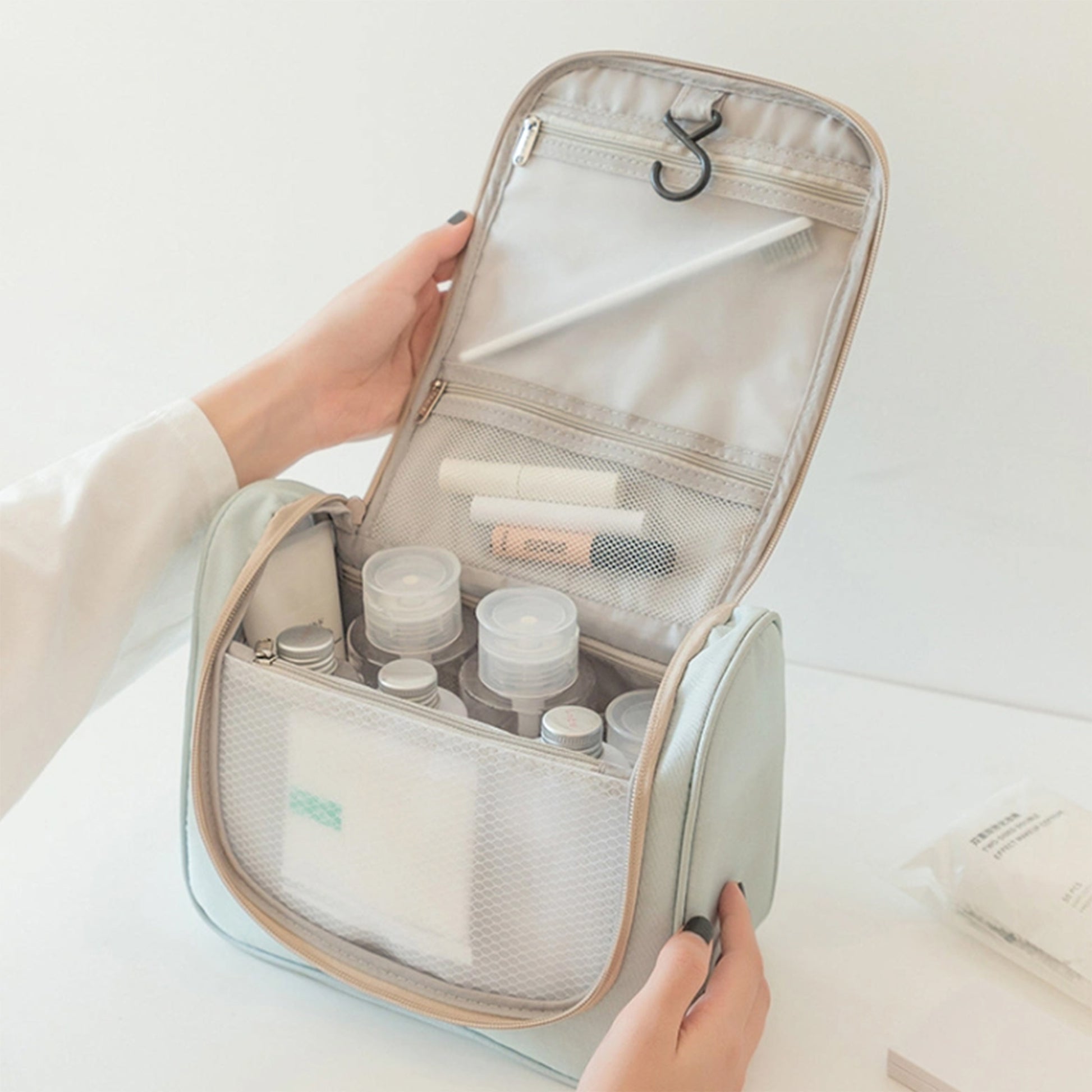 حقيبة مستحضرات التجميل N45(ألوان عشوائية)-1 قطعة