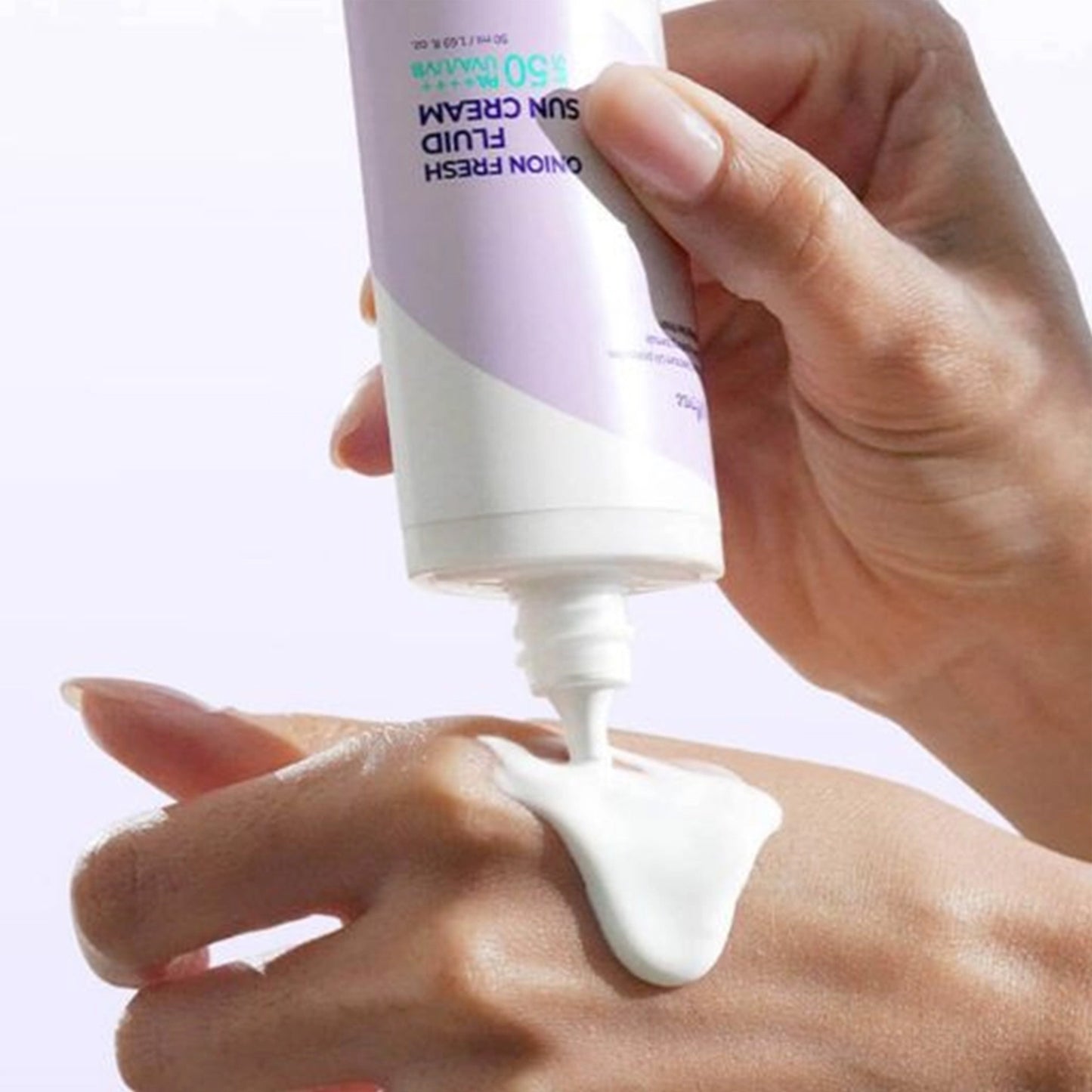 ايسنتري كريم واقي شمسي لجميع انواع البشرة بخلاصة البصل الأحمر مع(+SPF 50)- 50 مل