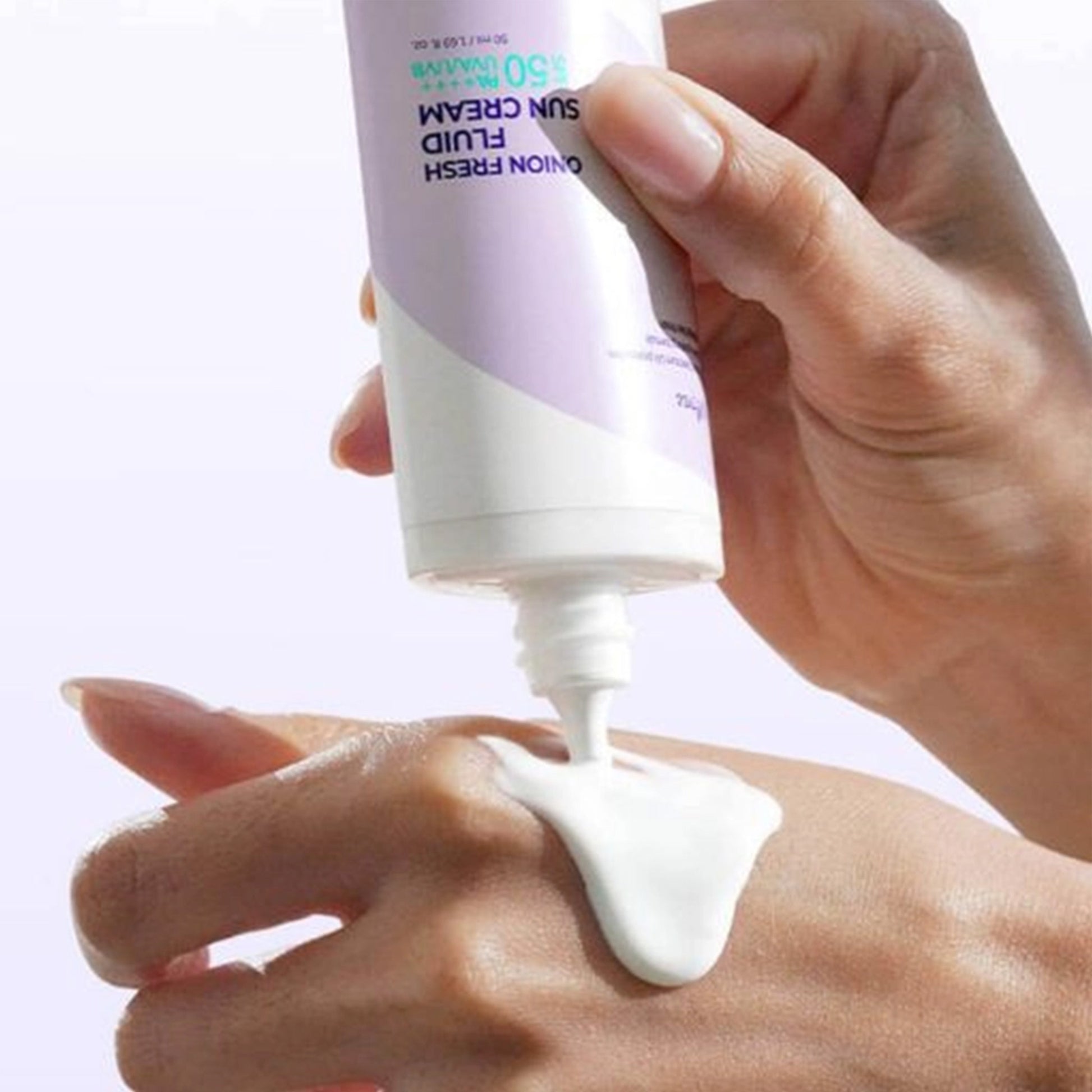 ايسنتري كريم واقي شمسي لجميع انواع البشرة بخلاصة البصل الأحمر مع(+SPF 50)- 50 مل