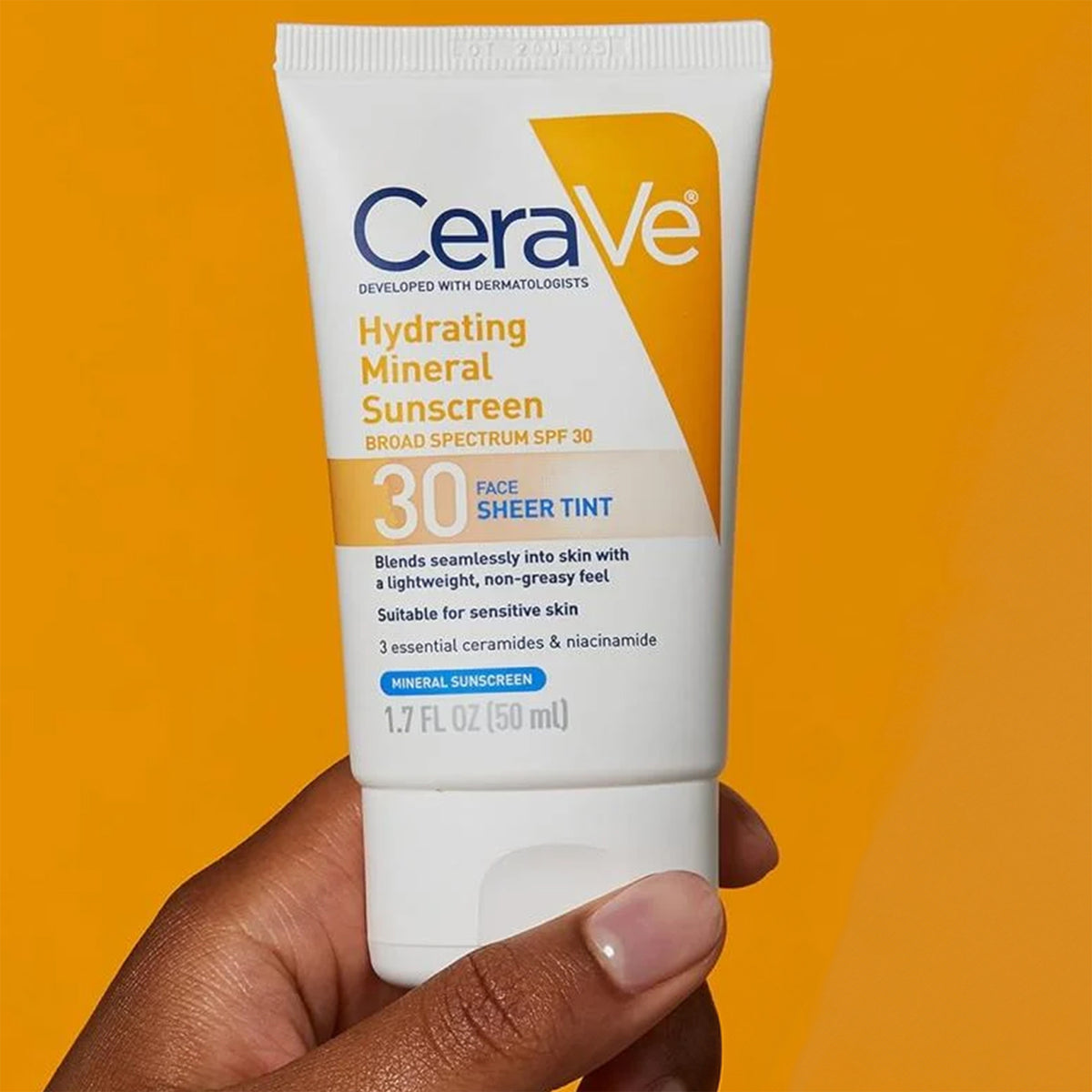 سيرافي واقي الشمس المعدني المرطب SPF 30 واسع الطيف، شفاف ،للبشرة الحساسة تنت - 50 مل